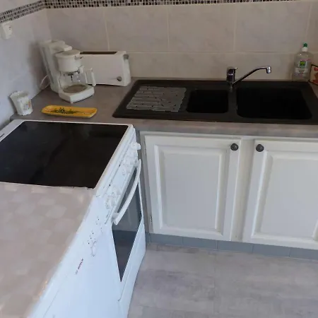 Climatise Au Centre Du Lavandou, 3 Avec Balcon, Proche Commodites - Fr-1-308-157 * Le Lavandou