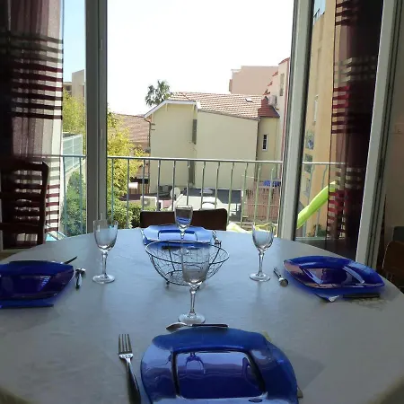 Apartment Climatise Au Centre Du Lavandou, 3 Avec Balcon, Proche Commodites - Fr-1-308-157 Le Lavandou
