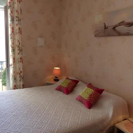 Climatise Au Centre Du Lavandou, 3 Avec Balcon, Proche Commodites - Fr-1-308-157 Apartment
