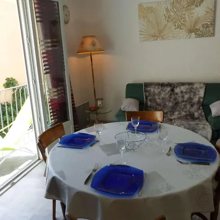 Climatise Au Centre Du Lavandou, 3 Avec Balcon, Proche Commodites - Fr-1-308-157 Apartment